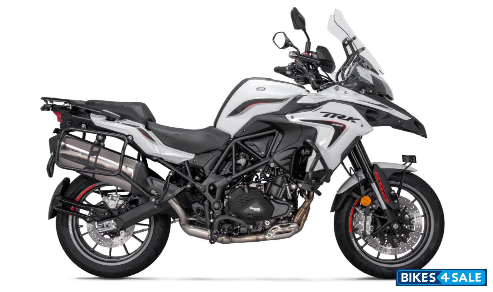 Benelli TRK 552