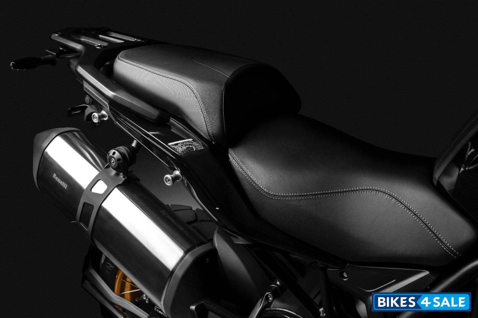 Benelli TRK 552X