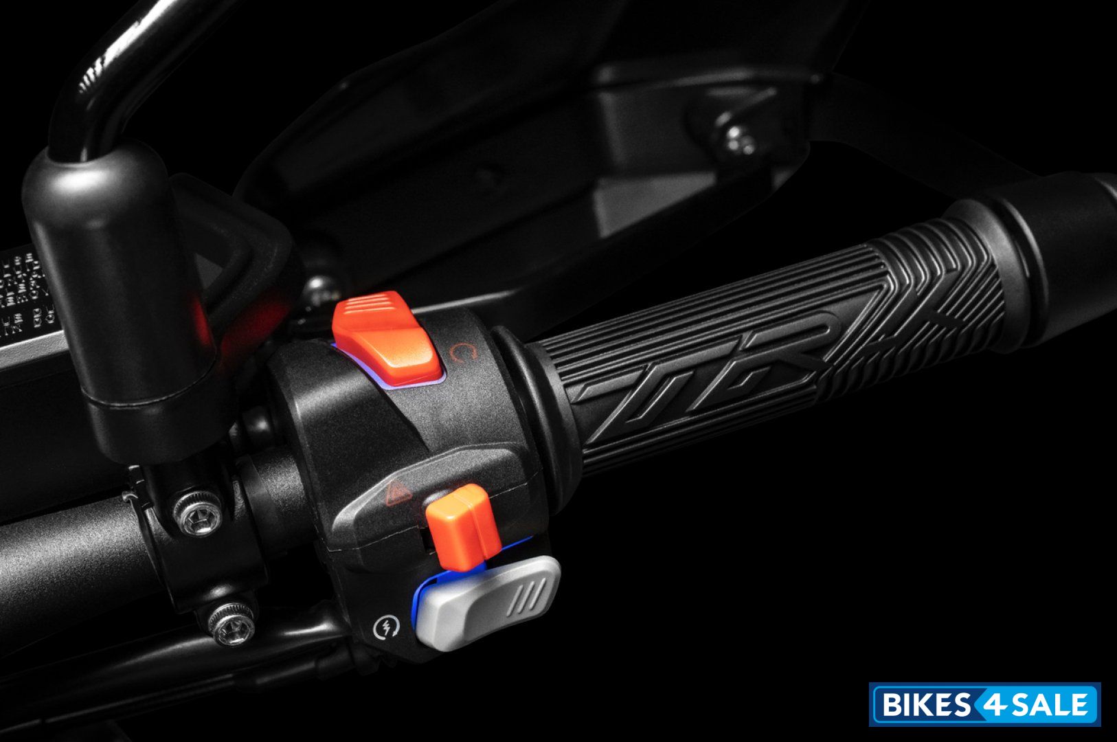 Benelli TRK 552X