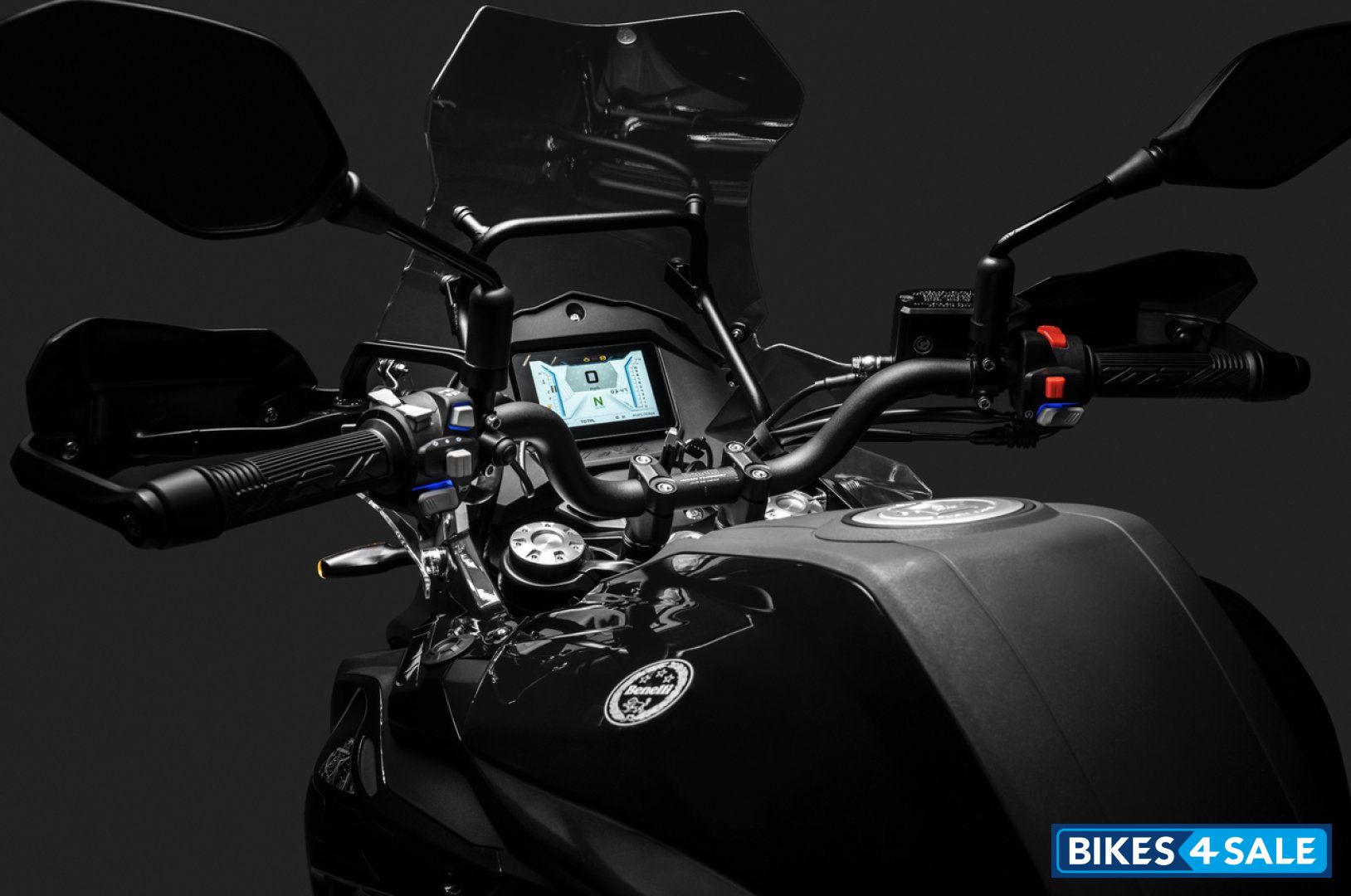 Benelli TRK 552X
