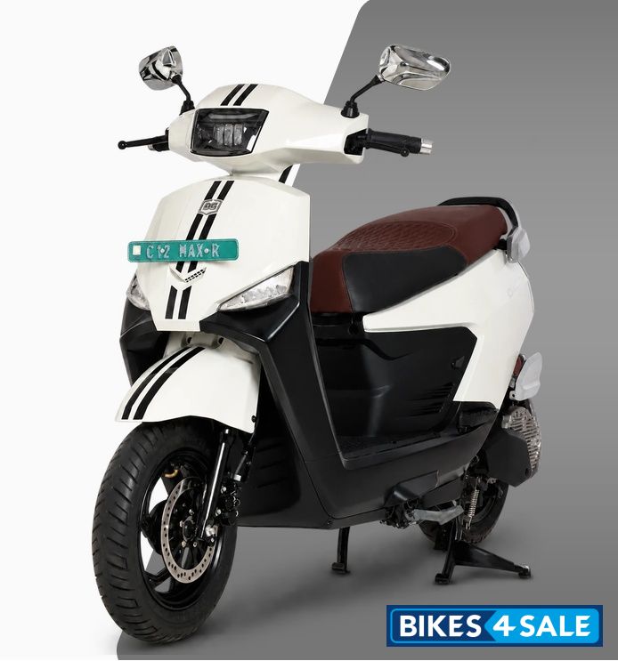 BGauss C12 MaxR Pearl White
