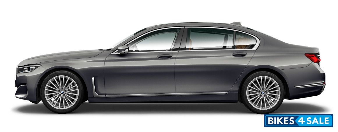 BMW 7-Series 745Le xDrive Hybrid - Side View