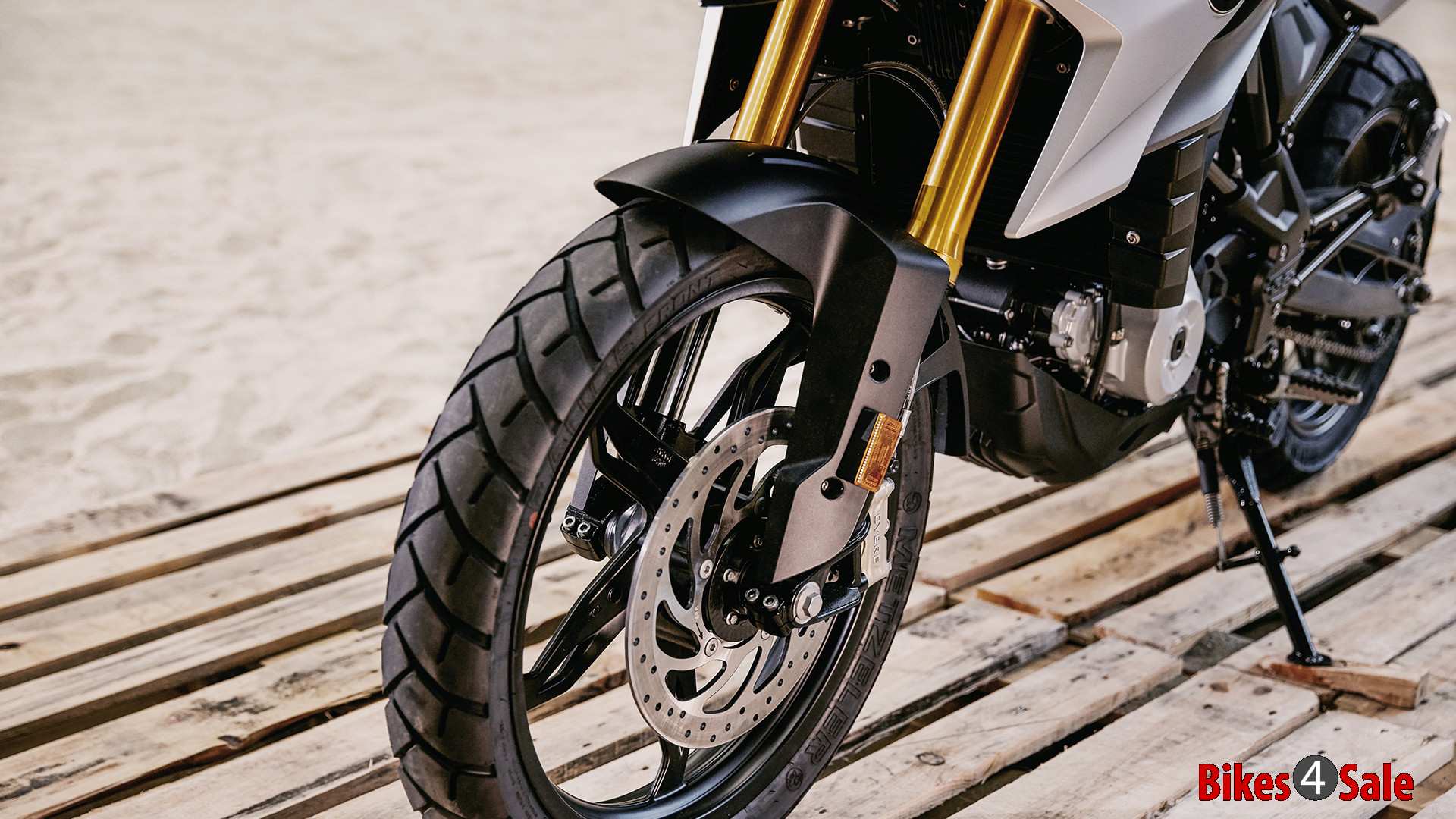 BMW G 310 GS - Gold-anodised USD fork