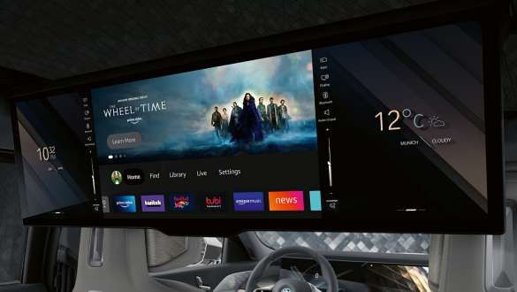 BMW i7 8K Theatre Screen