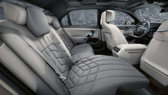 BMW i7 Executive lounge seating