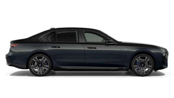 BMW i7 - Side View