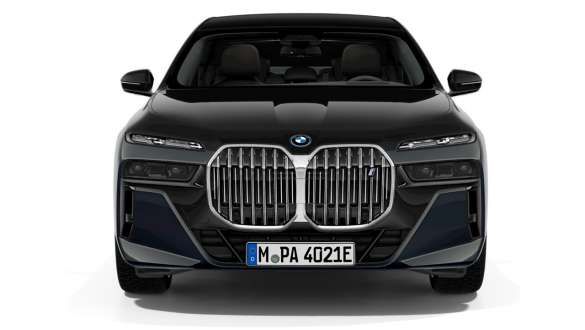 BMW i7 Front View
