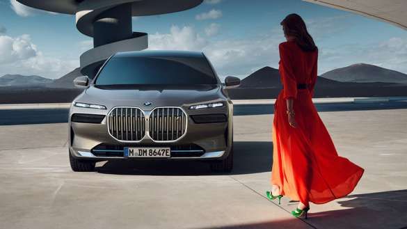 BMW i7