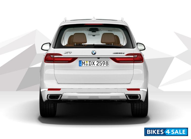 BMW X7 xDrive30d DPE Signature Diesel AT - Rear View