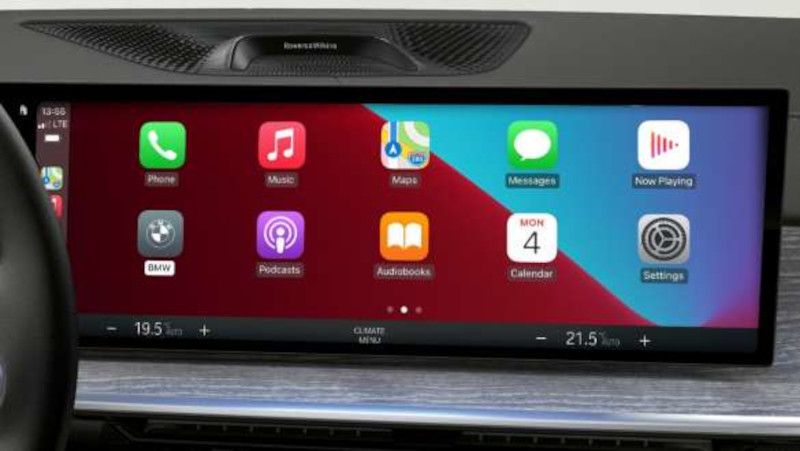 BMW X7 xDrive40d M Sport Smartphone Integration