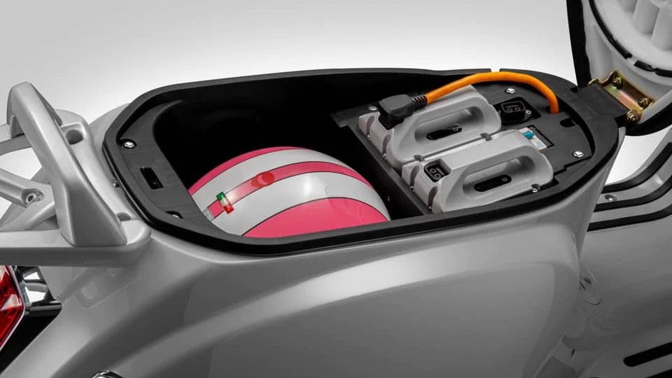 Divine Motors Scoot 1