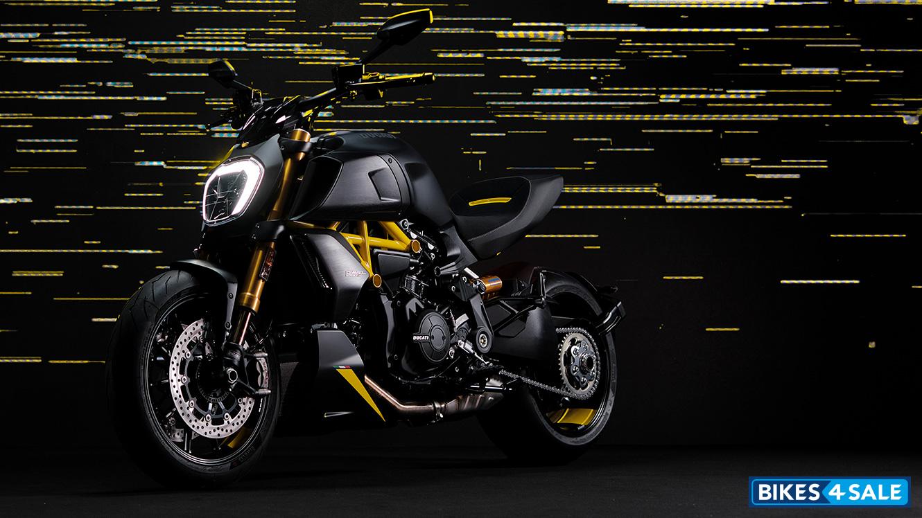 Ducati Diavel 1260 BS6 Compliant Black and Steel
