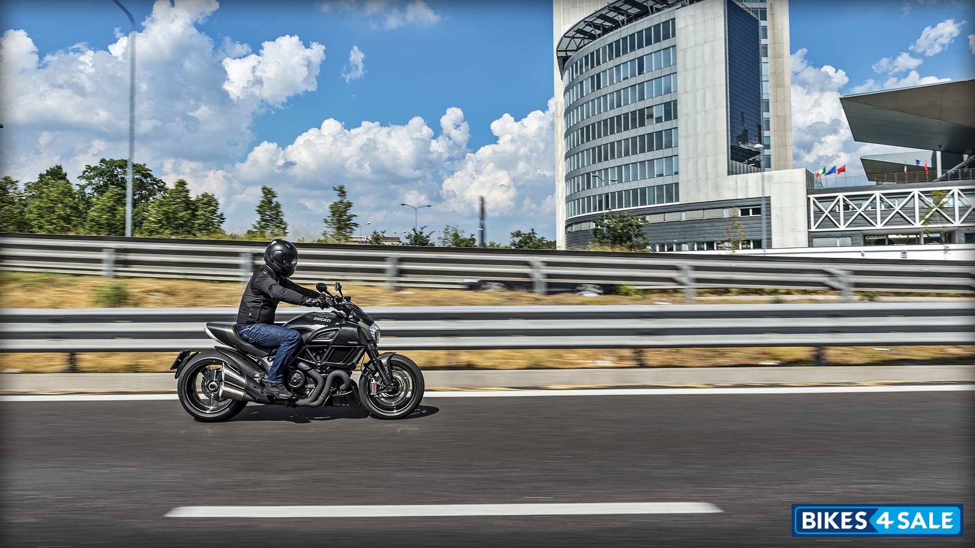 Ducati Diavel Carbon