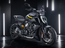 Ducati Diavel V4 Black Roadster Livery