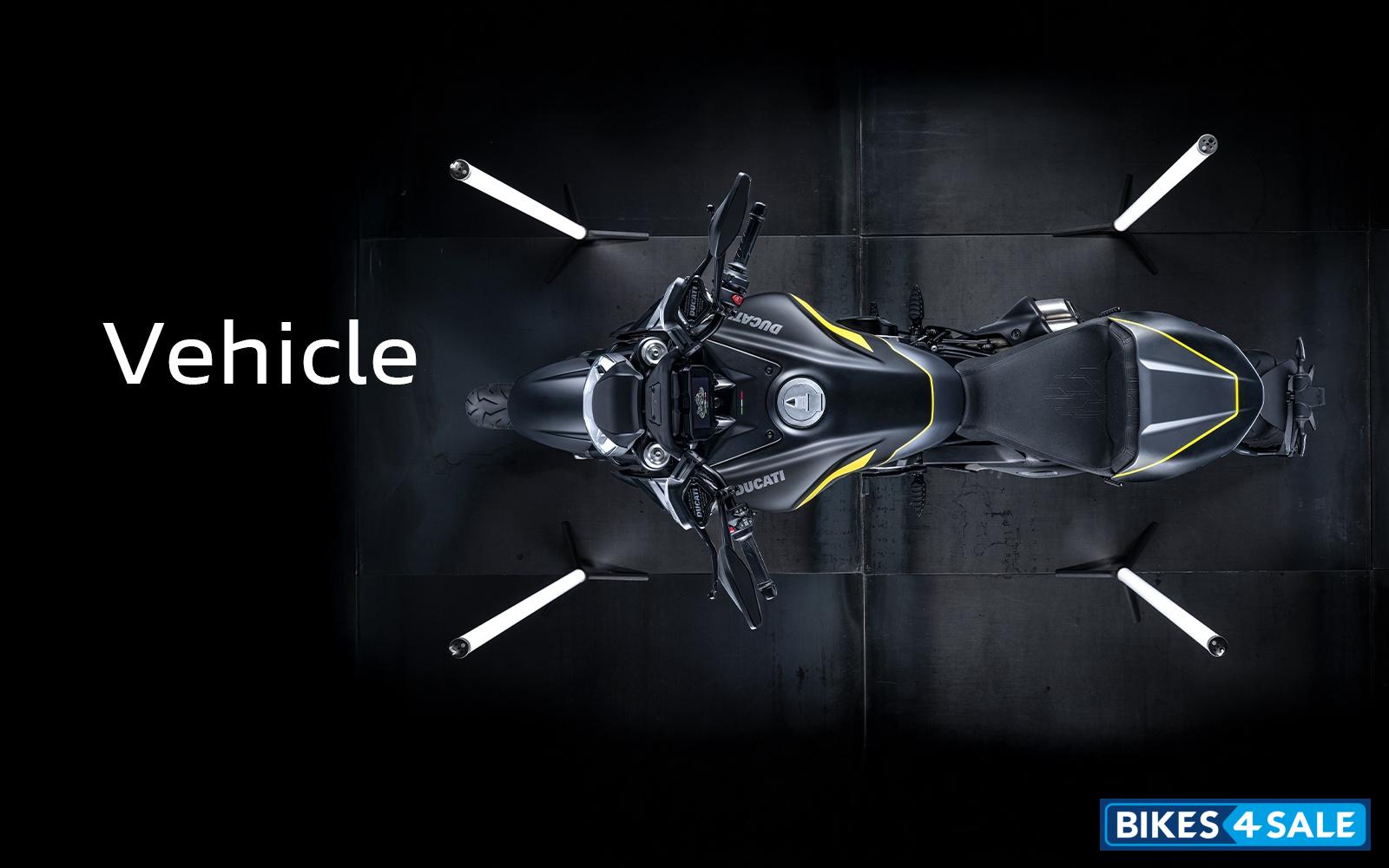 Ducati Diavel V4 Black Roadster Livery