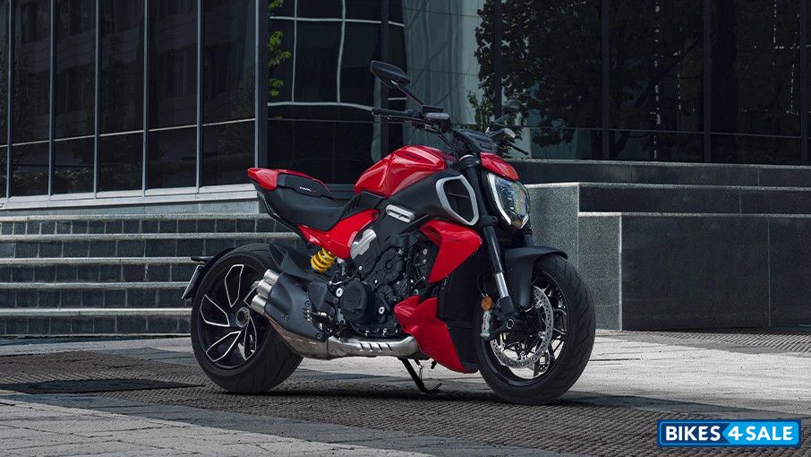 Ducati Diavel V4