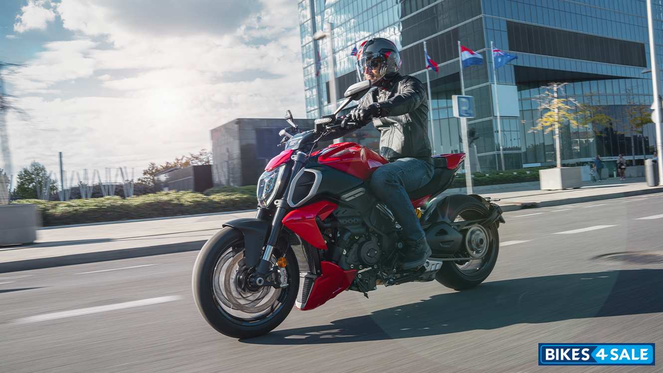 Ducati Diavel V4