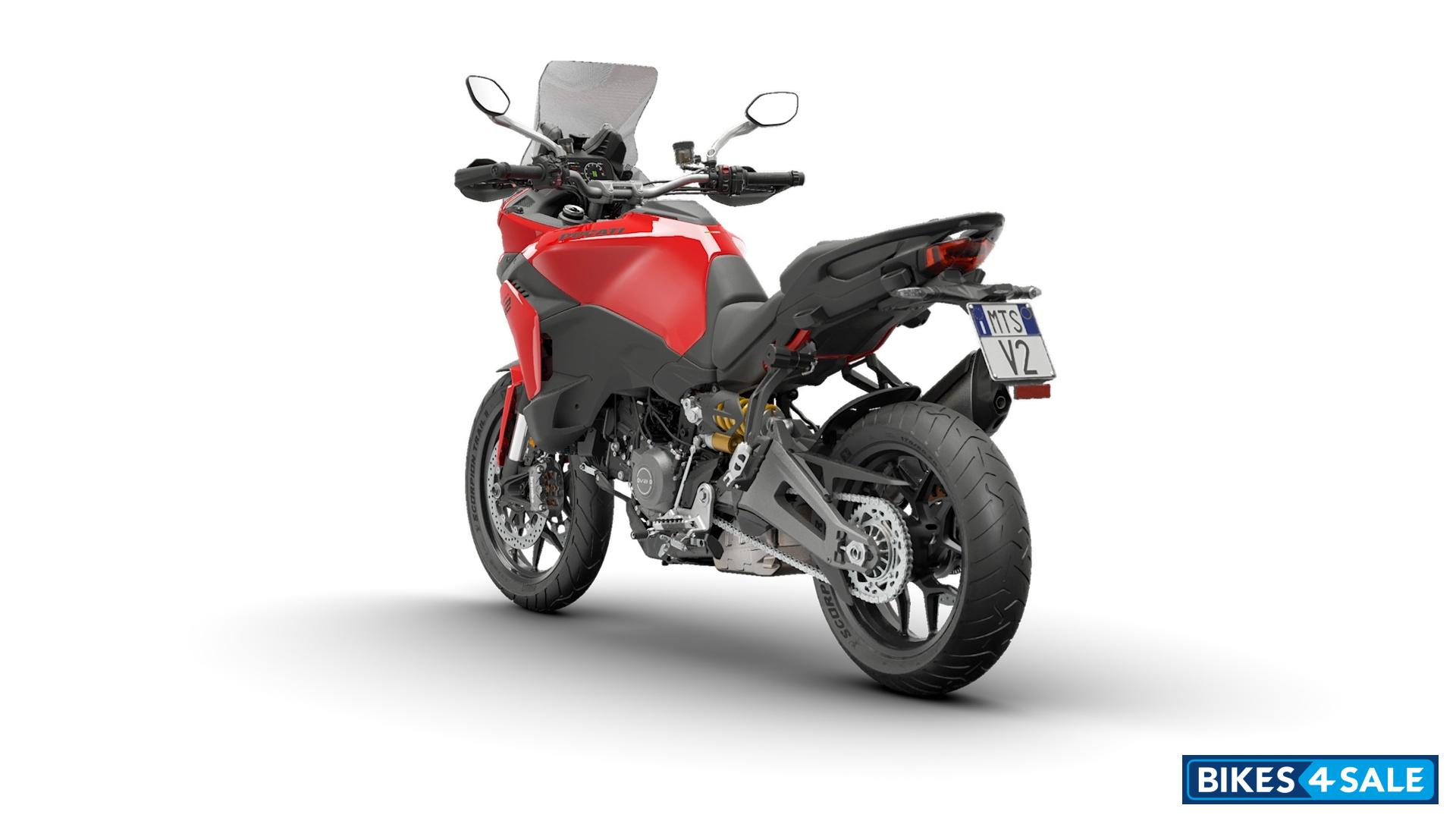 Ducati Multistrada V2 2025