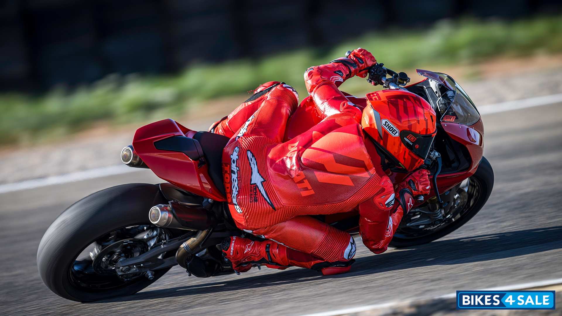 Ducati Panigale V2 S 2025