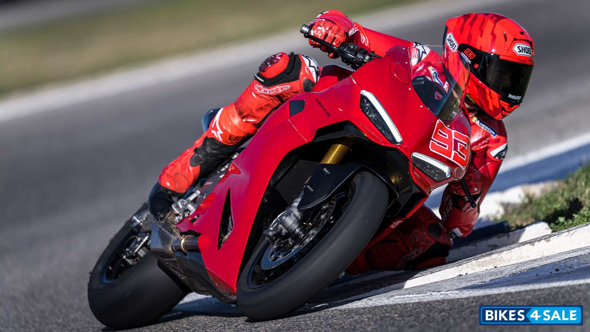 Ducati Panigale V2 S 2025
