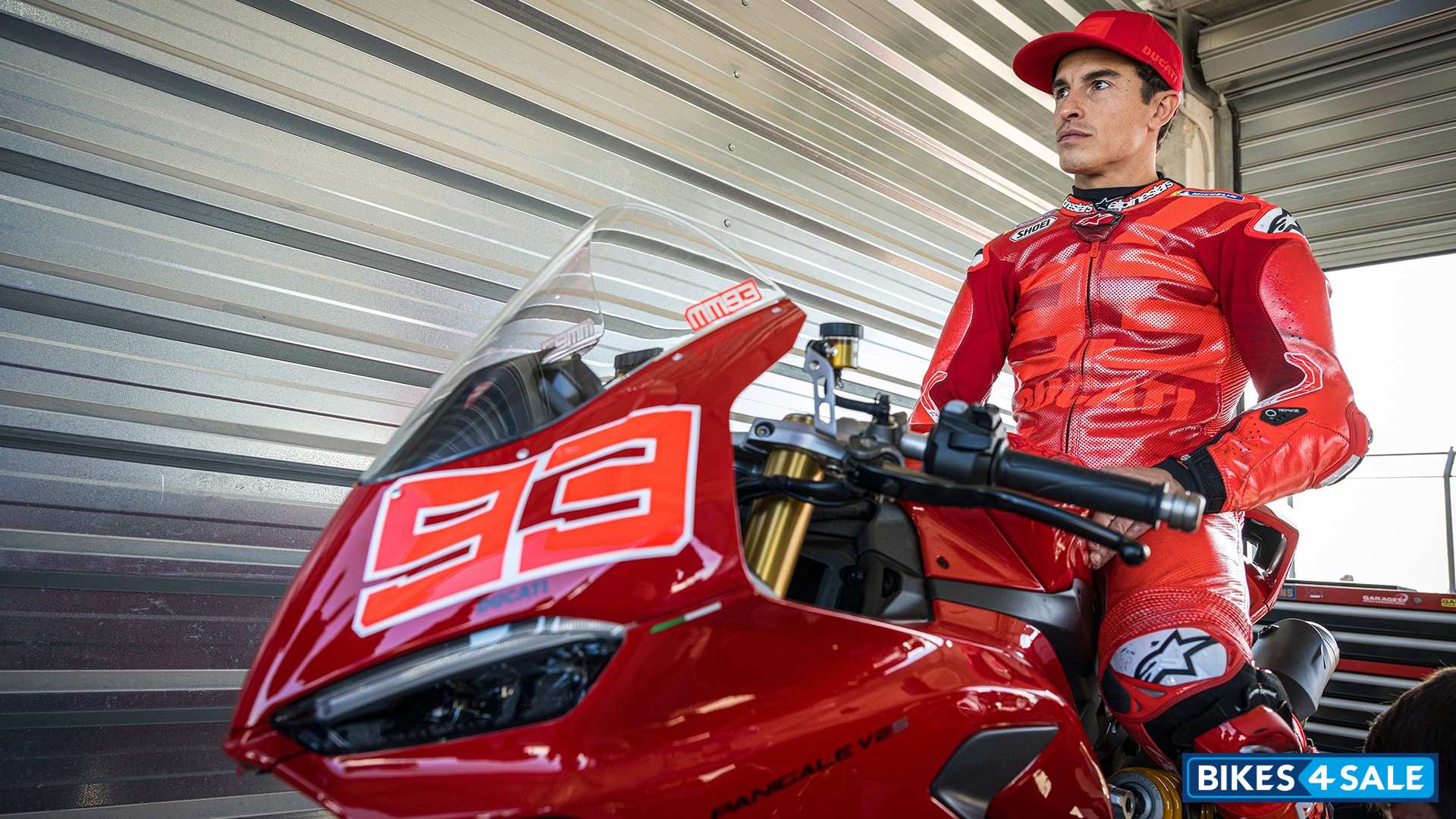 Ducati Panigale V2 S 2025