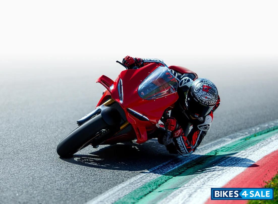 Ducati Panigale V4 2025