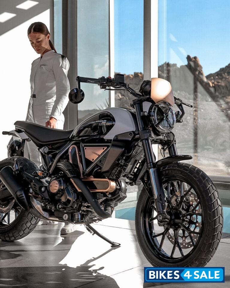 Ducati Scrambler 10 Anniversario Rizoma Edition