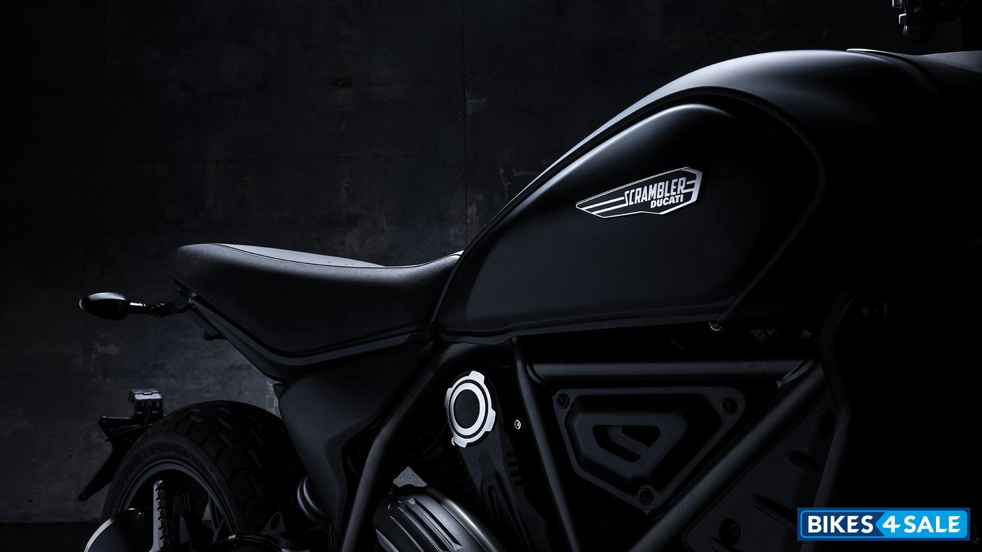 Ducati Scrambler Icon Dark 2025