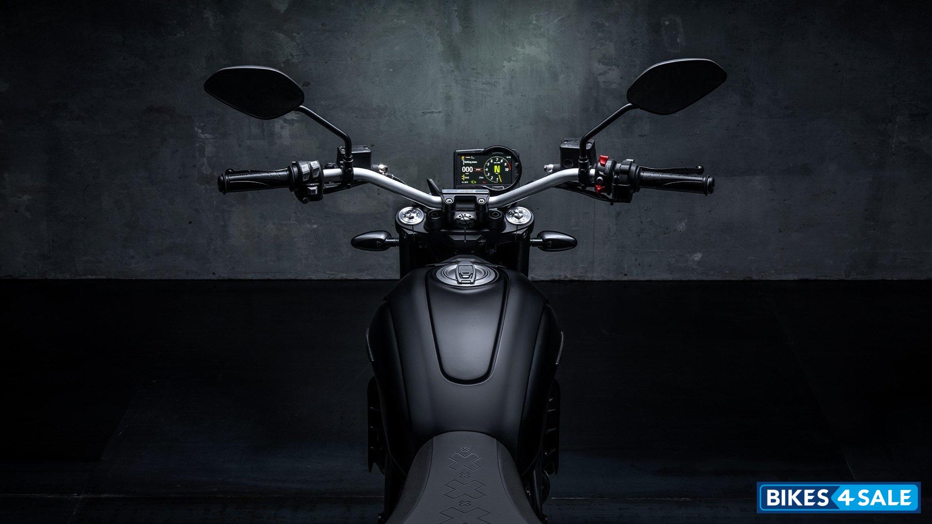 Ducati Scrambler Icon Dark 2025