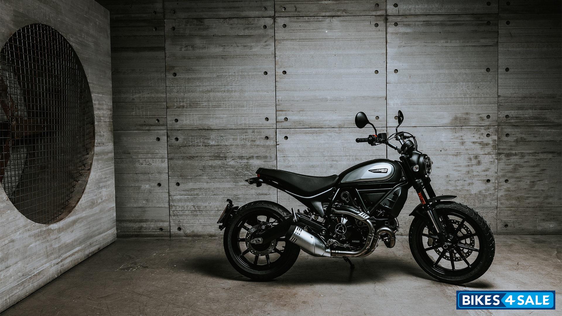 Ducati Scrambler Icon Dark