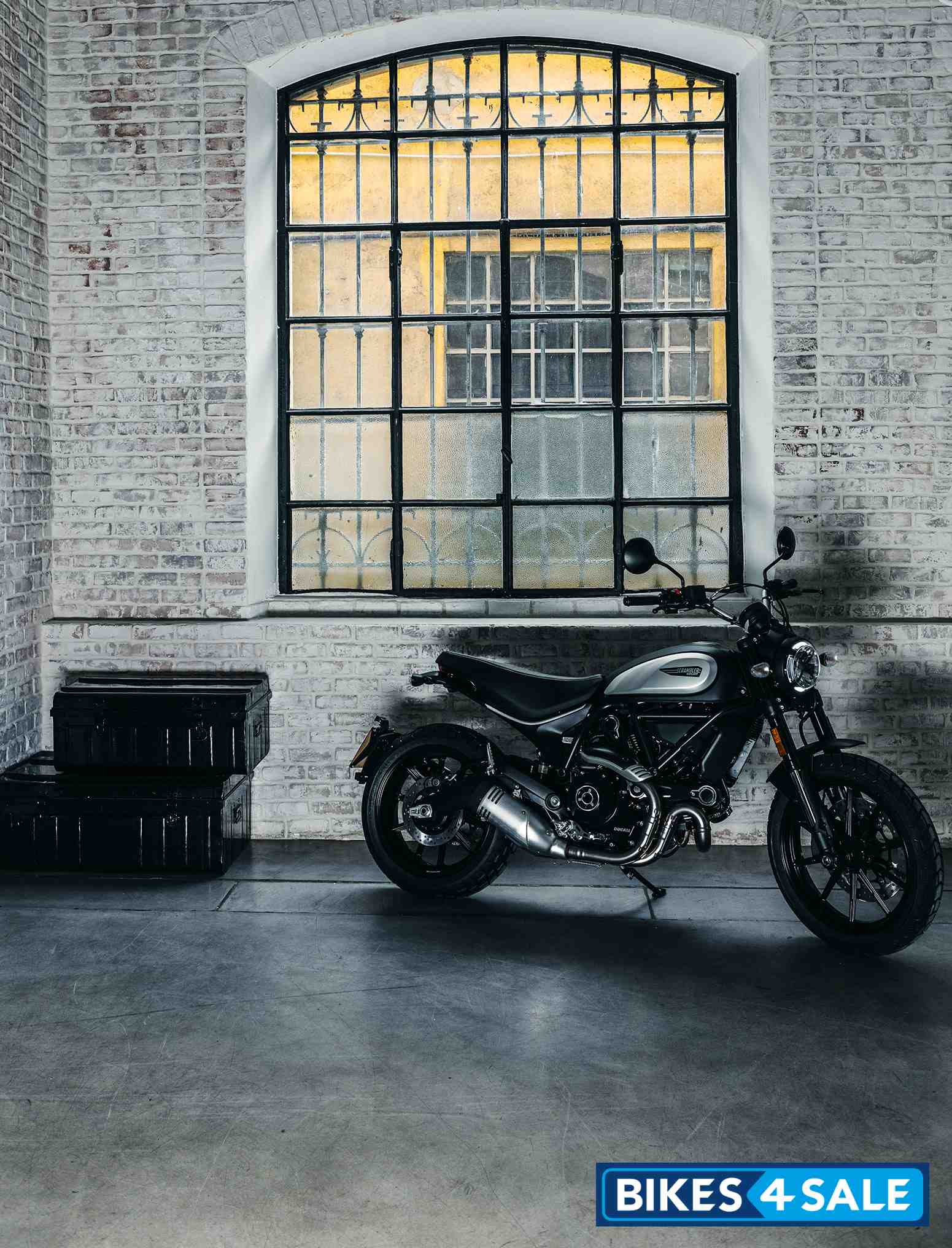 Ducati Scrambler Icon Dark