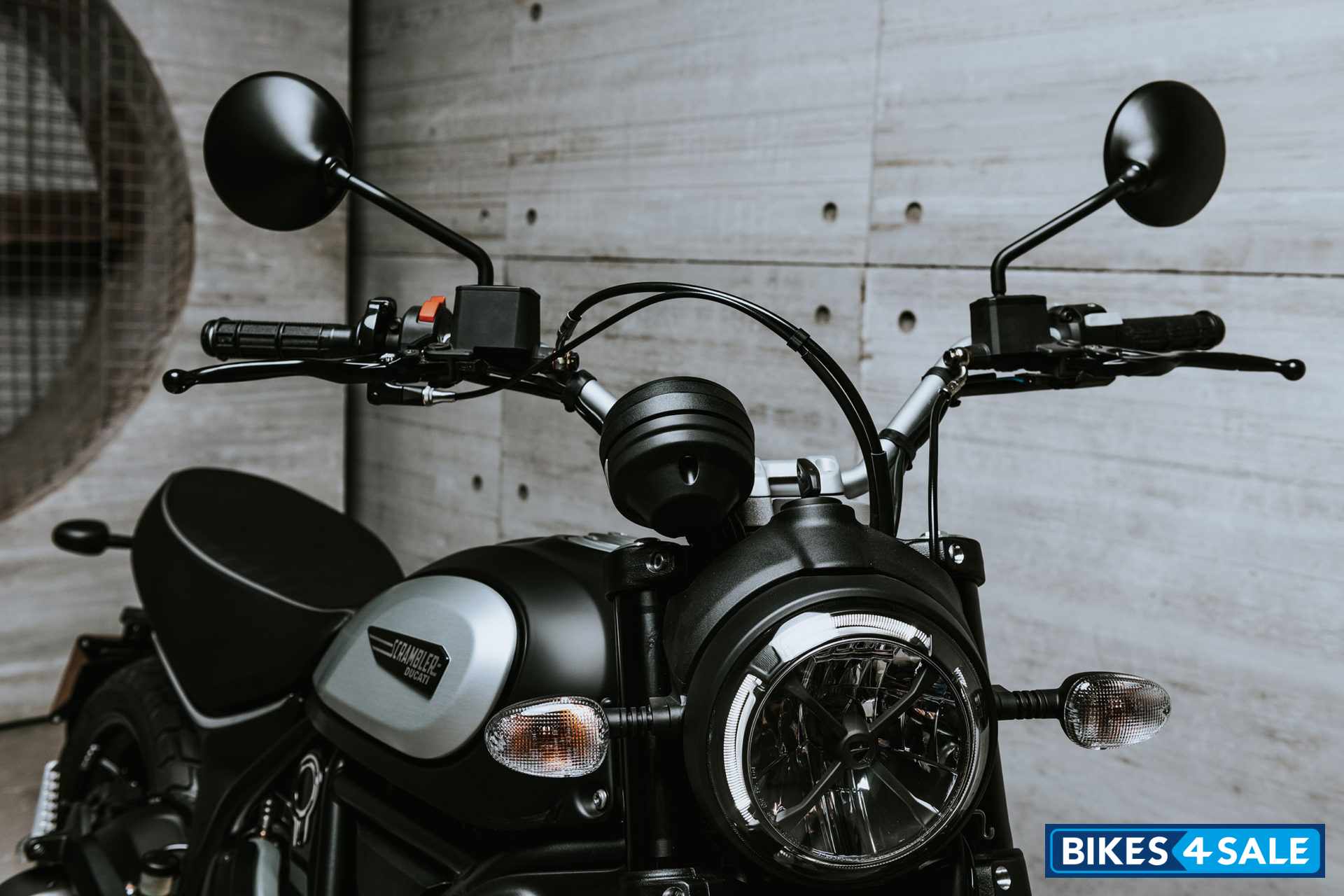 Ducati Scrambler Icon Dark