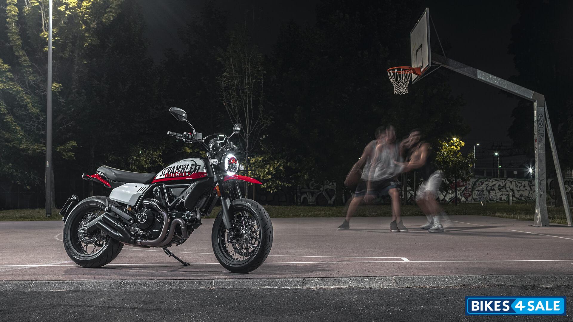 Ducati Scrambler Urban Motard