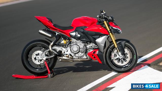 Ducati Streetfighter V2 S 2025