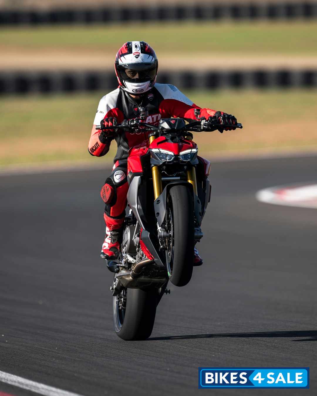 Ducati Streetfighter V2 S 2025