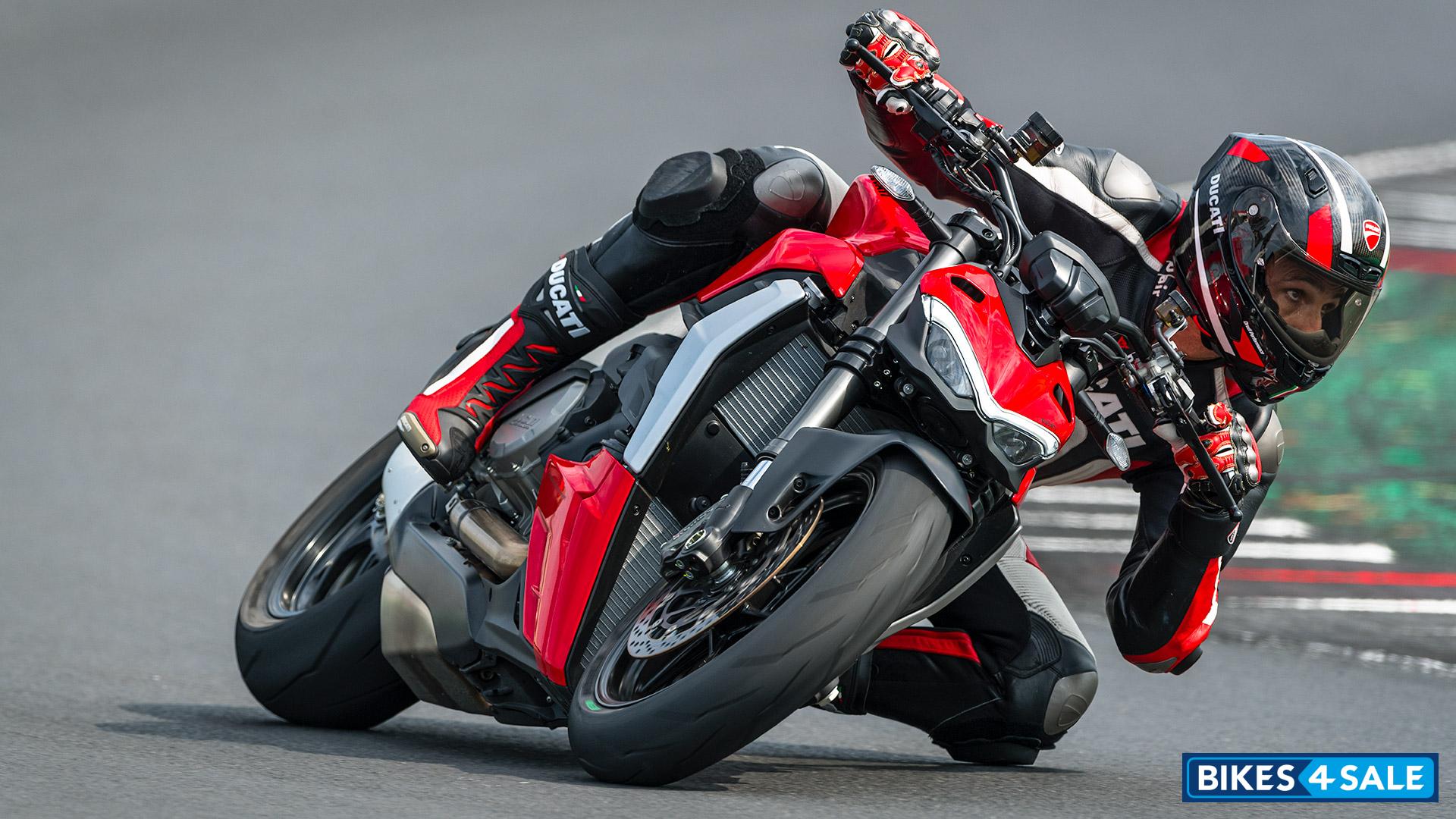 Ducati Streetfighter V2 - Ducati Red