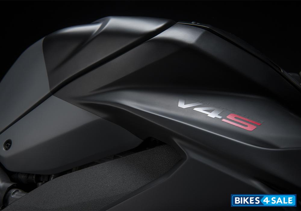 Ducati Streetfighter V4 S 2024