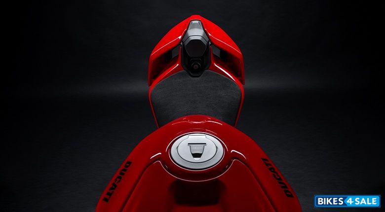 Ducati Streetfighter V4 S 2025