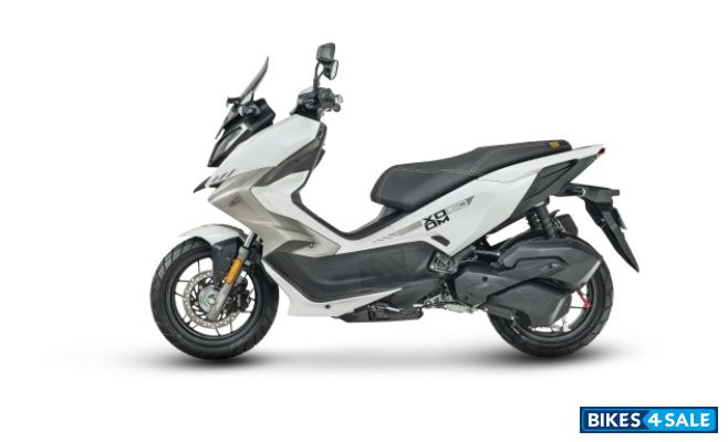 Hero Xoom 160 ZX Summit White