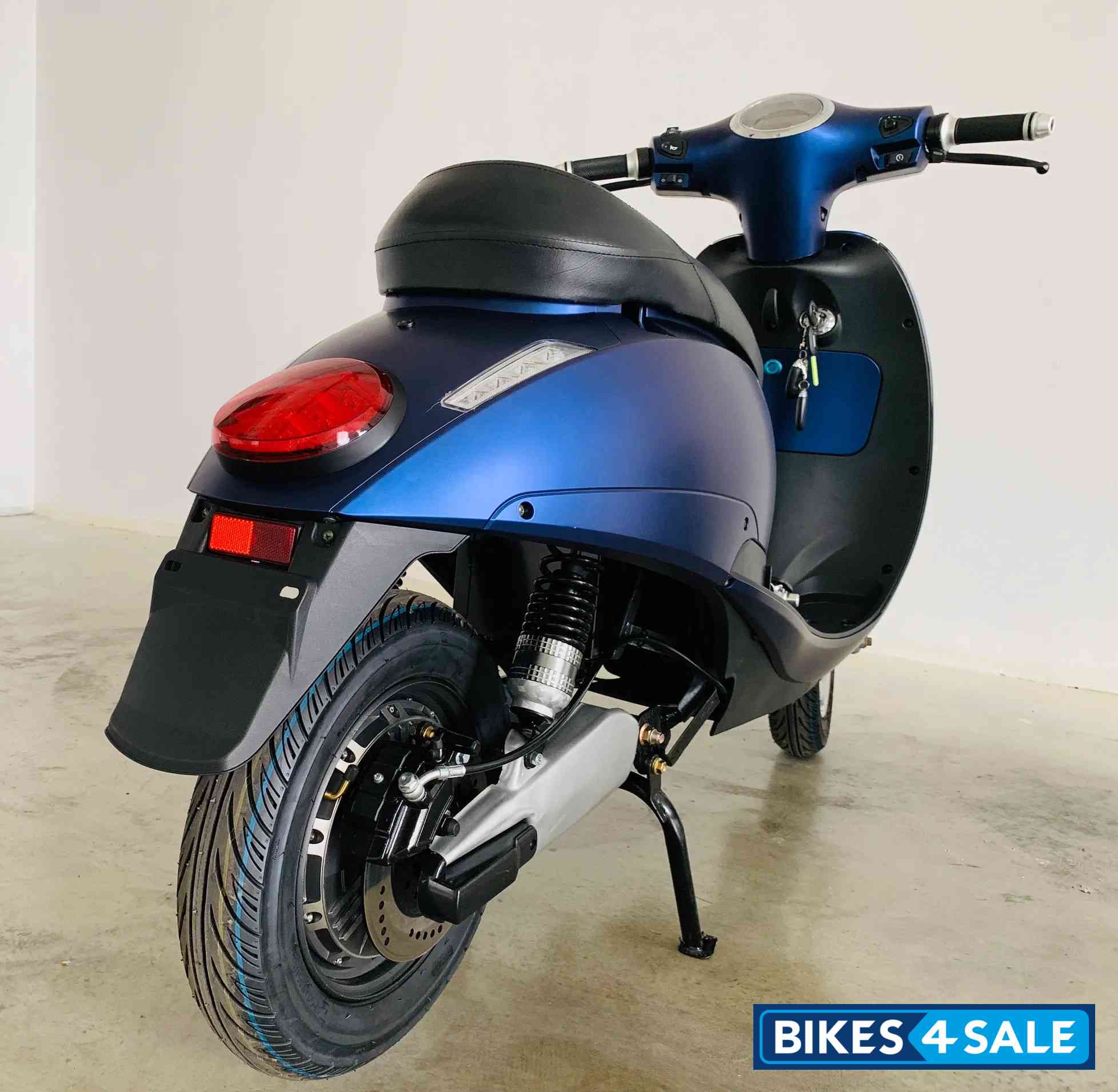 Hind Motocorp evvio i19 Slik