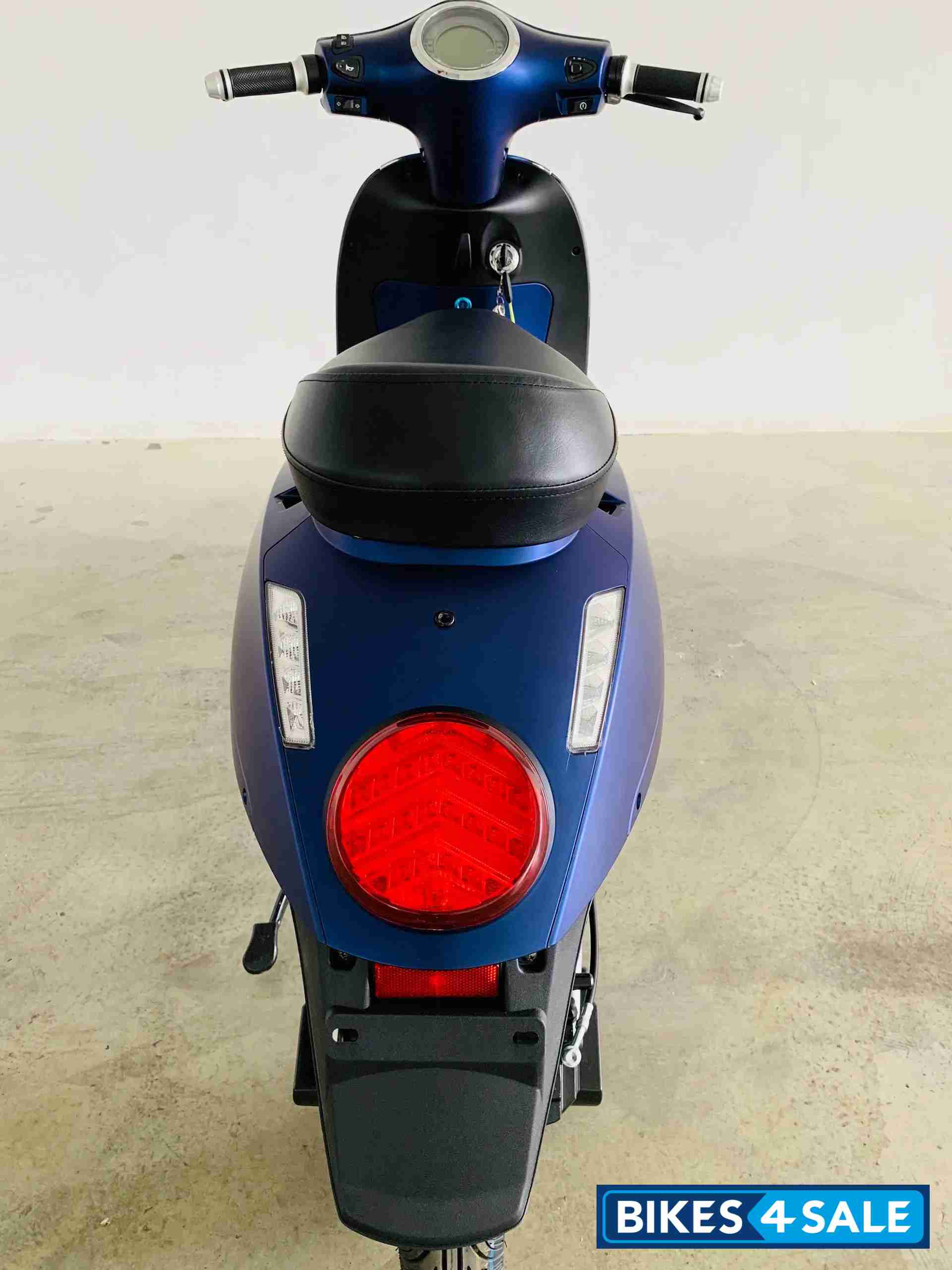 Hind Motocorp evvio i19 Slik