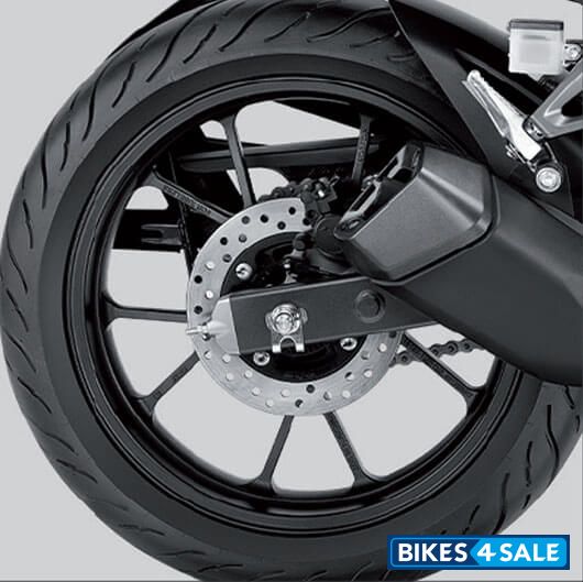 Honda CB300F Flex-Fuel Wide Radial Tyre