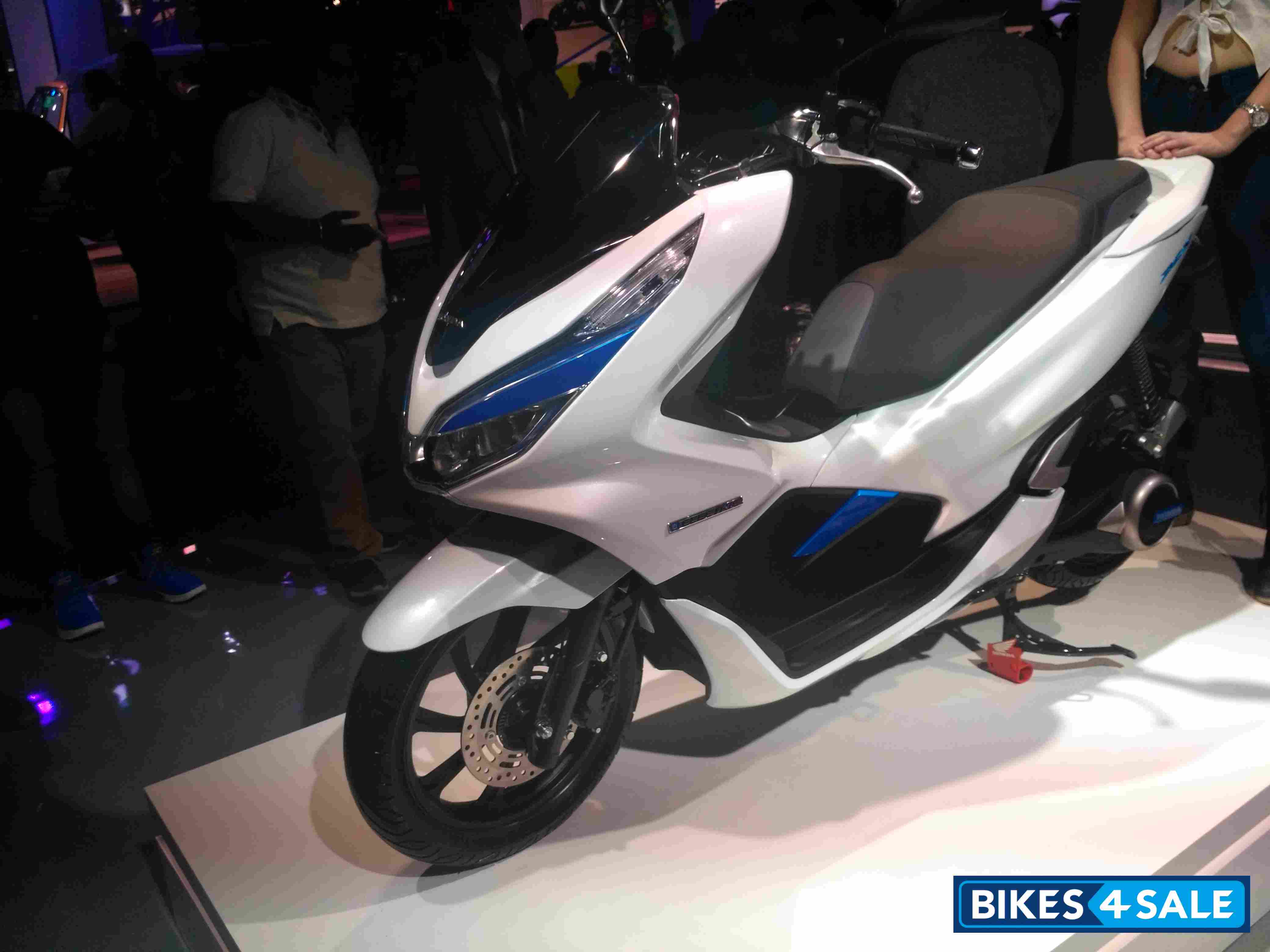 Honda PCX Electric - Honda debuts PCX Electric at the 2018 Auto Expo