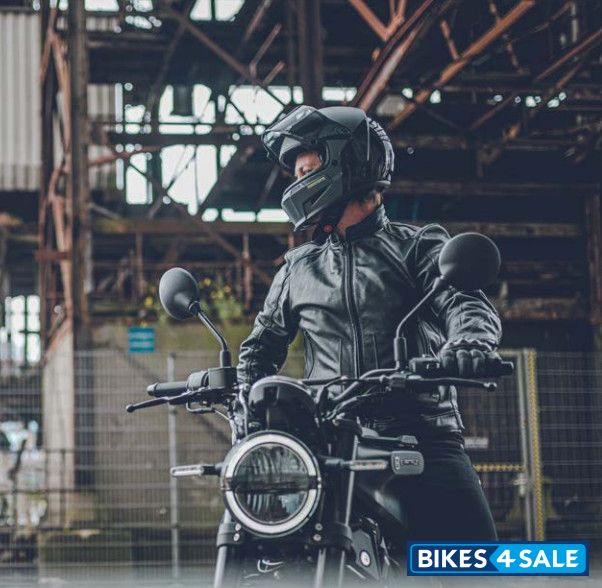 Husqvarna Svartpilen 250