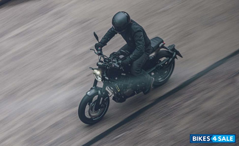 Husqvarna Svartpilen 250