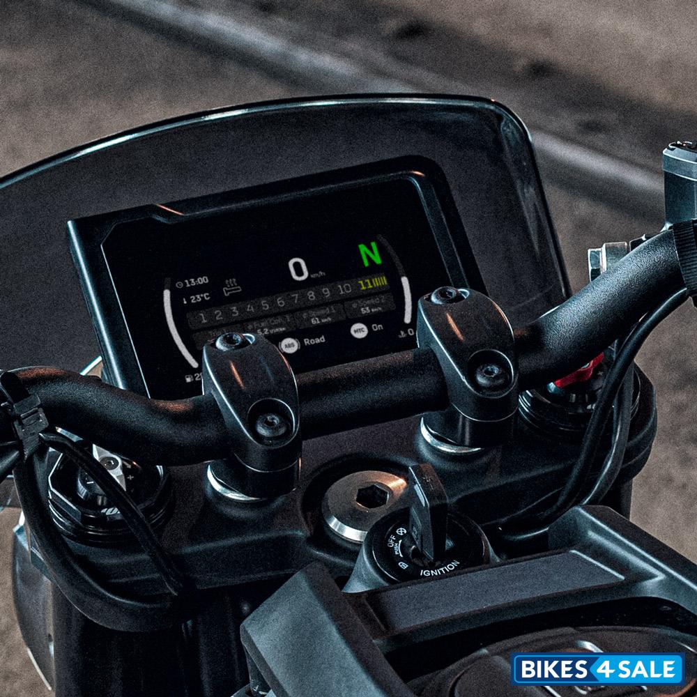 Husqvarna Svartpilen 401 2024 TFT Dashboard