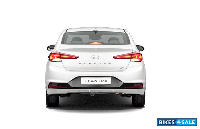 Hyundai Elantra 1.5L CRDi SX Diesel - Rear View