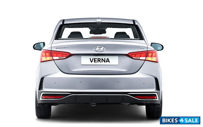 Hyundai Verna 1.0L Turbo GDi SX(O) DCT - Rear View