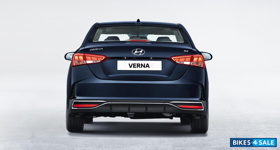 Hyundai Verna 1.5 S - Rear View