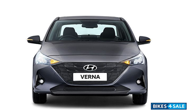 Hyundai Verna 1.5L CRDi S Plus - Rear View